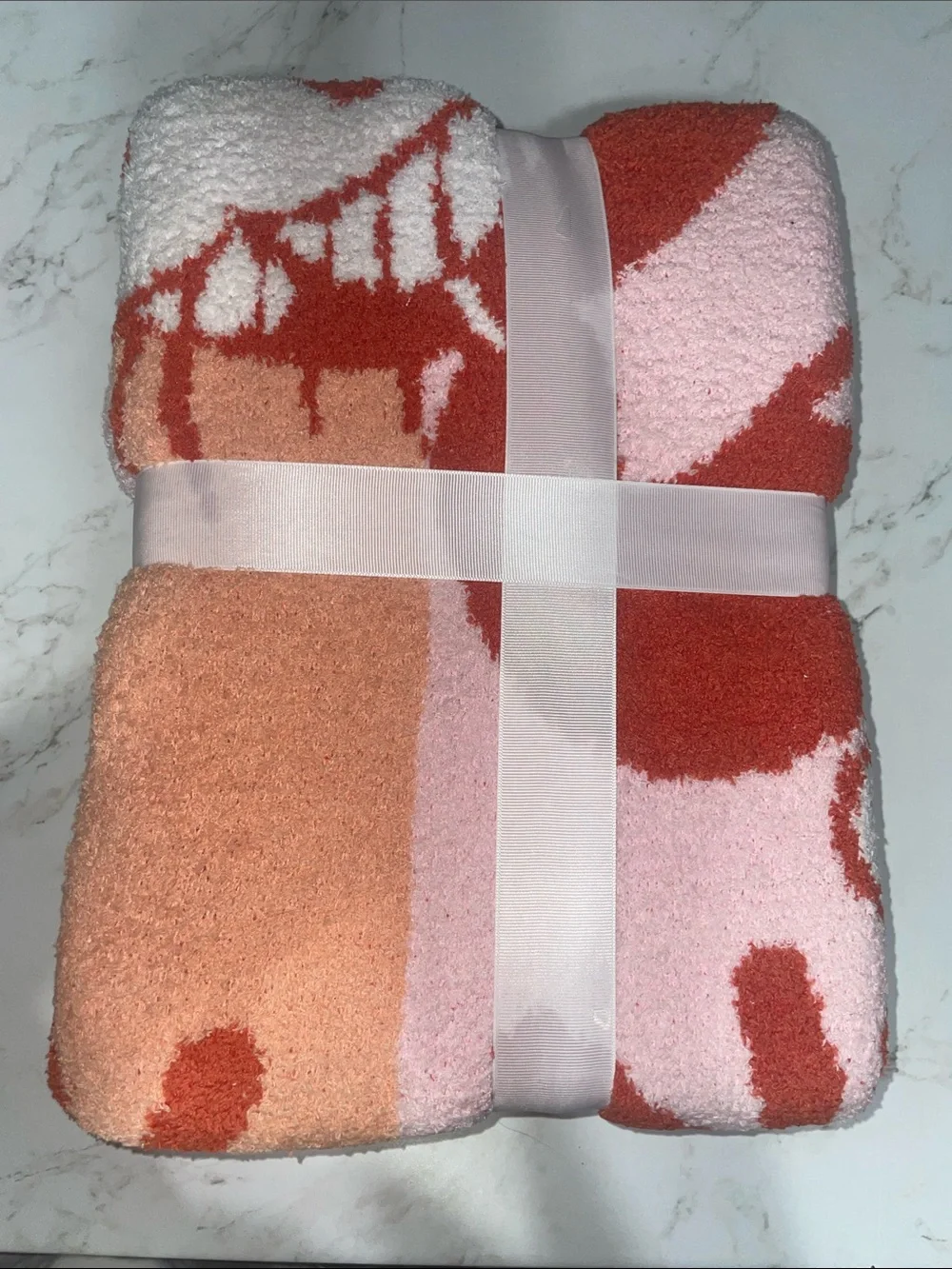 Disney Minnie Mouse Feather Knit Throw in White, Pink, Peach & Coral
